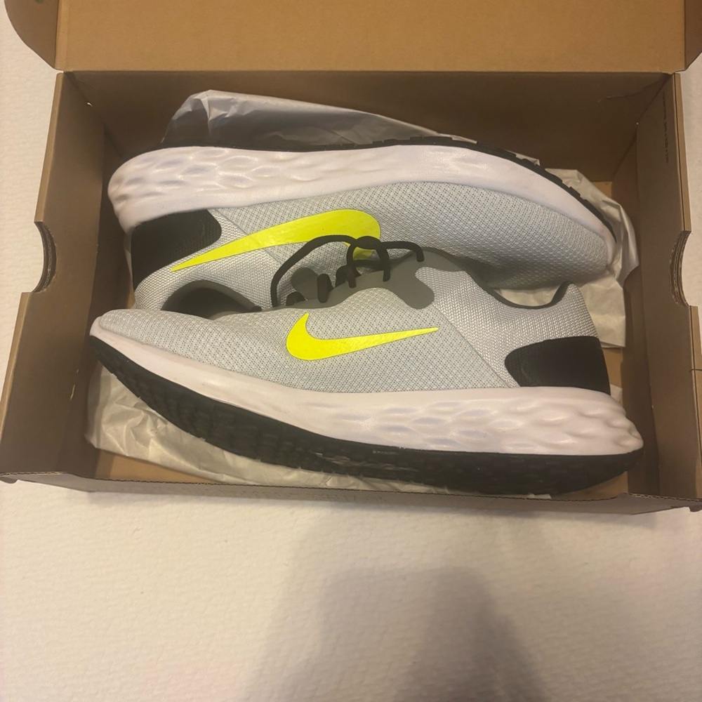 Nike revolution 6 NN size 12
